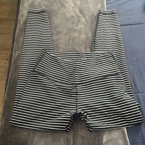 Size 12 lululemon wunder under